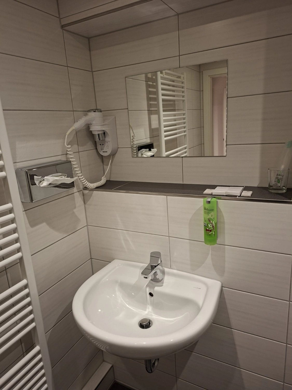 Gasthaus Adler - Gästehaus- Badezimmer